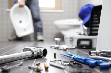 Six signs that you need to call a plumber
